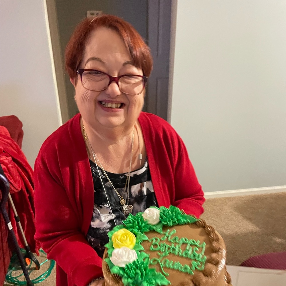 Meet your Posher, Laura